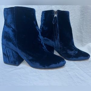 Sam Edelman Taye Velvet Heel  Booties  size 6 1/2